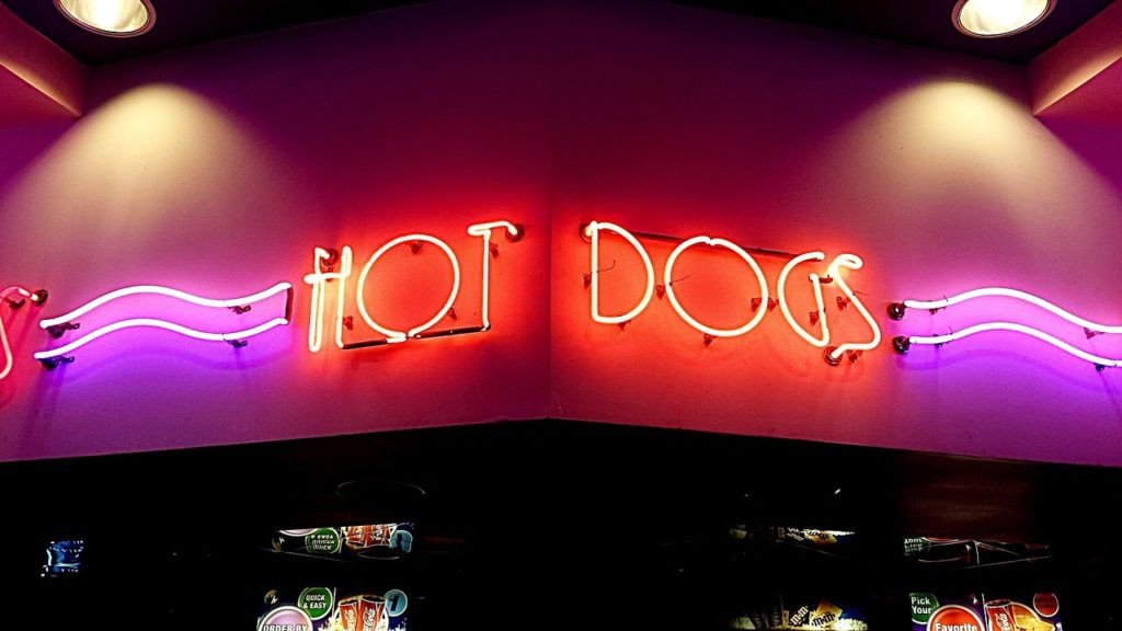 Hot Dogs Shop Sign Light Fast Food  - DWilliam / Pixabay